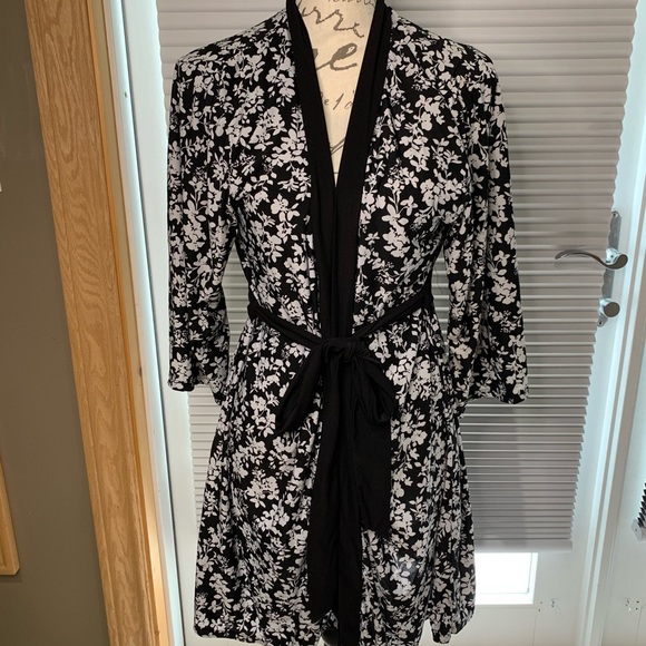 Marilyn Monroe Tops - Marilyn Monroe pull over